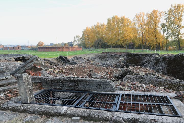 Auschwitz-Birkenau — Auschwitz II Birkenau - crematory