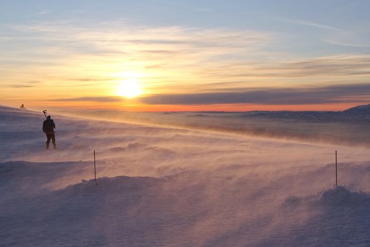 Babia Góra — Ground blizzard during sunrise on Babia Góra peak