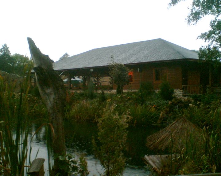 Bałtów — Knajpka na terenie kompleksu " Jura Park Bałtów"