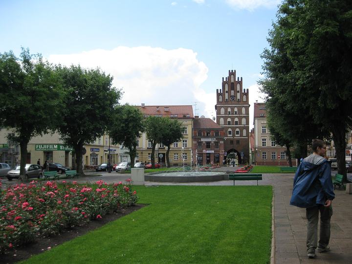 Bartoszyce — Bartoszyce , pl. Konstytucji 3 Maja 22 - brama miejska „Lidzbarska” (zabytek nr A-728 z 28
