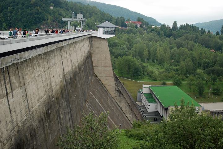 Bieszczady rowerem — Zapora w Solinie