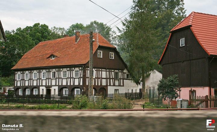 Bogatynia — Zadbany dom przysłupowy, którego nie potrafię rozpoznać w popowodziowych relacjach z Bogat