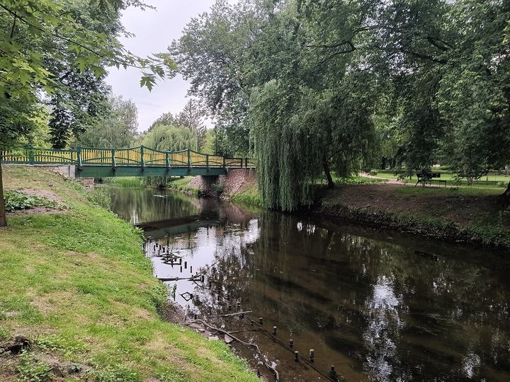 Bolimów — The Rawka River in Rawa Mazowiecka. View from the east. City Park in Rawa Mazowiecka, Pola