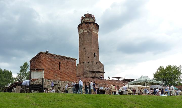 Brodnica – wieża zamku i pojezierze