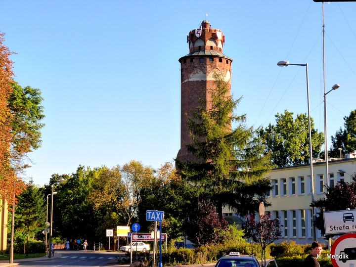 Brodnica — Wieża Zamku w Brodnicy, ma 12 kondygnacji i sięga wysokości 54 m.