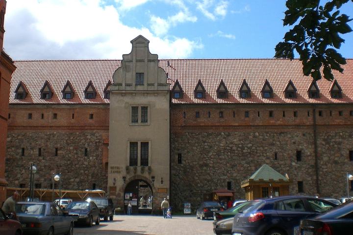 Bytów — Zamek w Bytowie , brama wjazdowa.