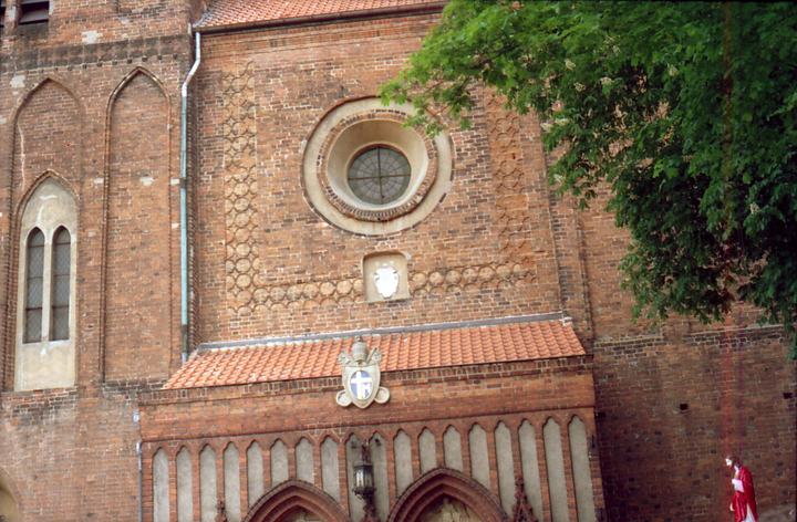 Chełmża — Chełmża, zachodnia ściana konkatedry