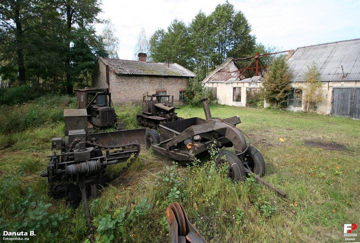 Chlewiska — Stan sprzed trzech bez mała lat. Wtedy na terenie czekały na swój czas rozmaite pojazdy. W