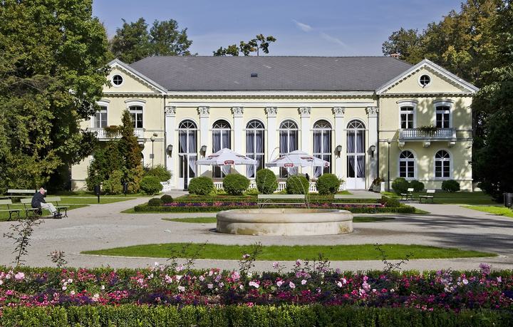 Cieplice Śląskie-Zdrój — Edward Pavilion. Jelenia Góra. Poland.