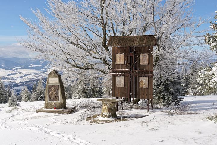 Ćwilin — Altar at Michurowa glade, Ćwilin mountain, Island Beskids Mountains, Poland