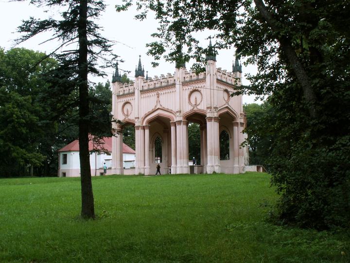 Dowspuda — Dowspuda - ruina pałacu Paca, mur., 1 ćw. XIX w., park w w zespole pałacowym, 1 ćw. XIX w.