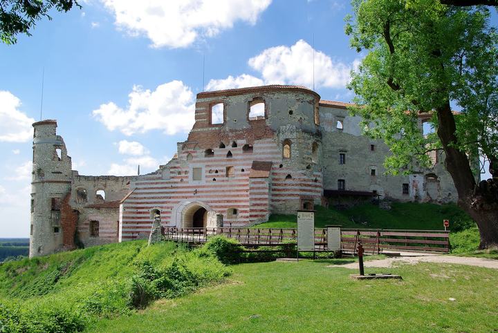 Janowiec — Janowiec Castle