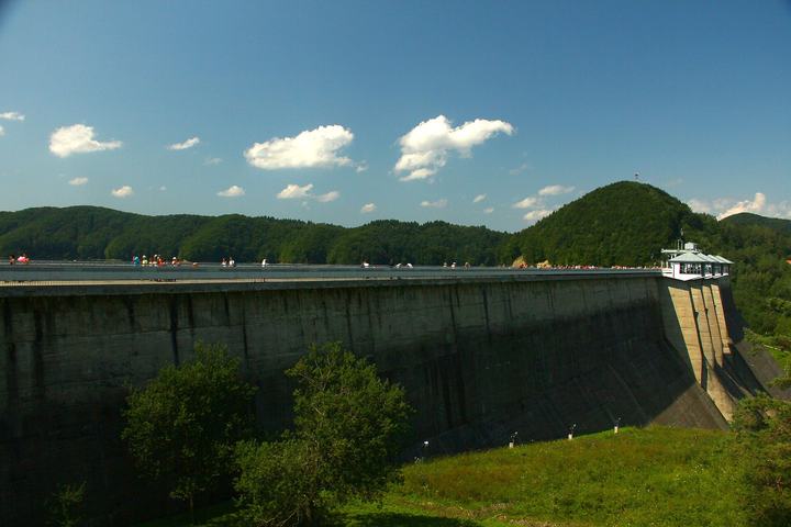 Jezioro Solińskie – zapora i rejsy