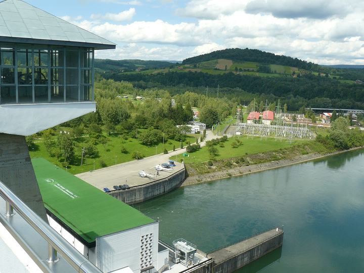 Jezioro Solińskie — Water dam on river San in Solina