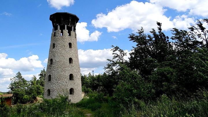 Józefów — Józefów. Wieża widokowa przy kamieniołomie.