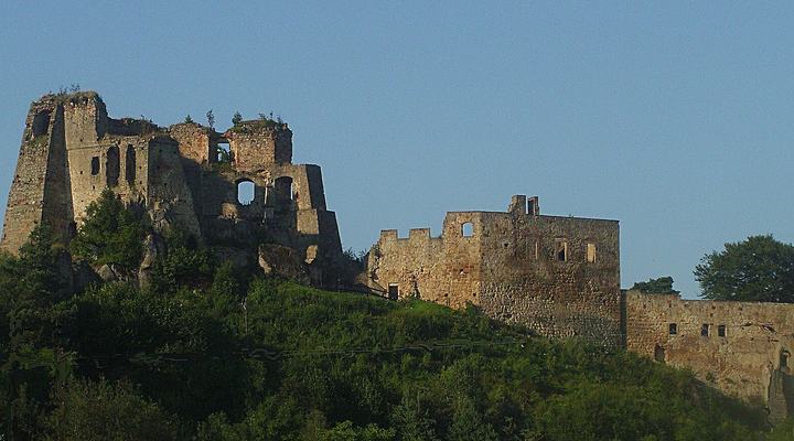 Kamieniec w Odrzykoniu — Castle Kamieniec in Korczyna