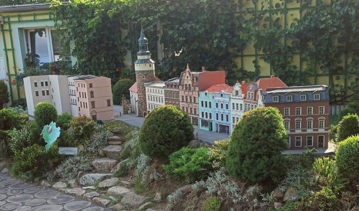 Kowary — Kowary. Park Miniatur Zabytków Dolnego Śląska (Starówka w Jeleniej Górze).