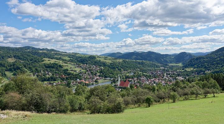 Krościenko nad Dunajcem — View of Krościenko nad Dunajcem from the hiking trail to Lubań Mountain