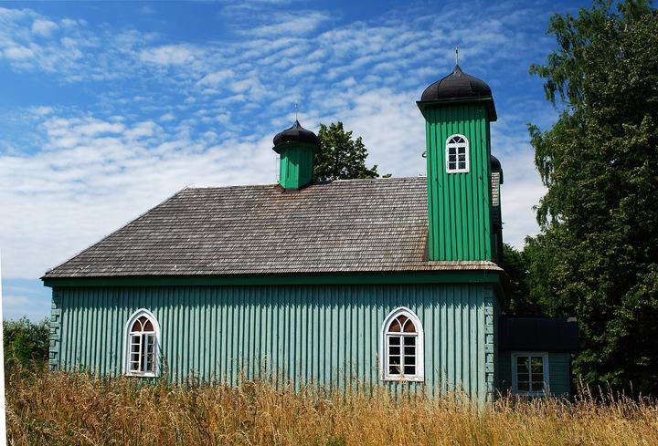 Kruszyniany i Bohoniki — The making of this document was supported by Wikimedia Polska .