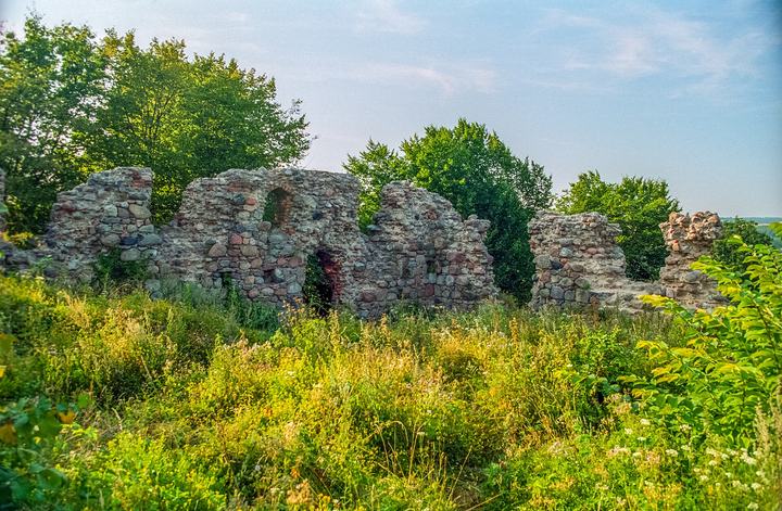 Kurzętnik — Kurzętnik - ruiny zamku biskupów chełmińskich , 1 poł. XIV