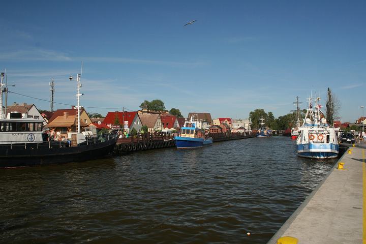 Łeba – port, plaże i Jezioro Łebsko