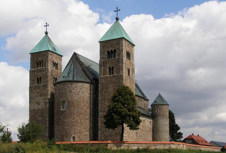 Łęczyca — Collegiate church in Tum , Poland.