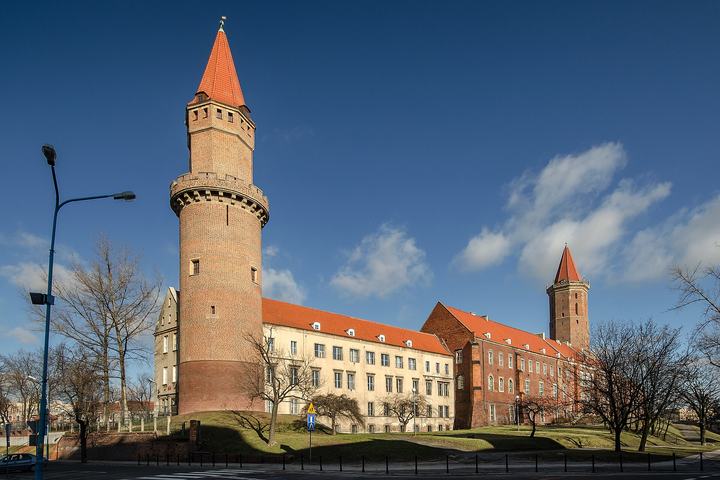 Legnica — Legnica, zamek piastowski , XIII, XIX