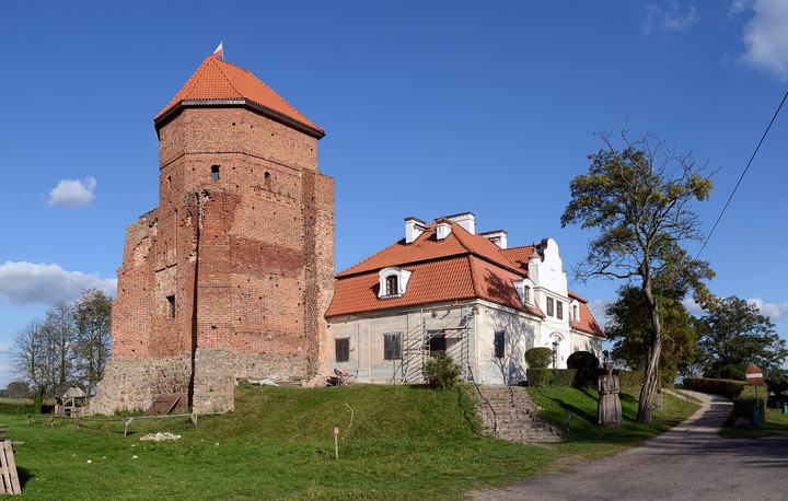 Liw — Zamek w Liwie podczas renowacji w 2012 r.