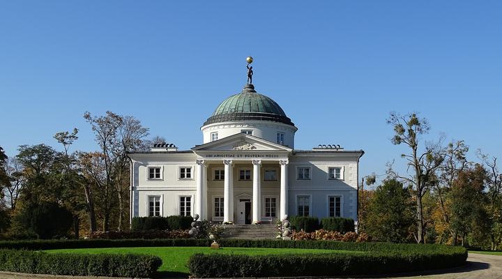 Lubostroń — Lubostroń Palace, Gmina Łabiszyn, within Żnin County, Kuyavian-Pomeranian Voivodeship, Pol