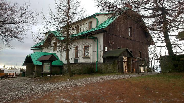 Magurka Wilkowicka i Czupel — Mountain hostel on Magurka Wilkowicka, Poland.