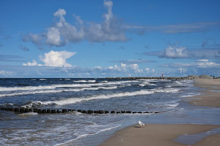 Mrzeżyno – port i plaże u ujścia Regi