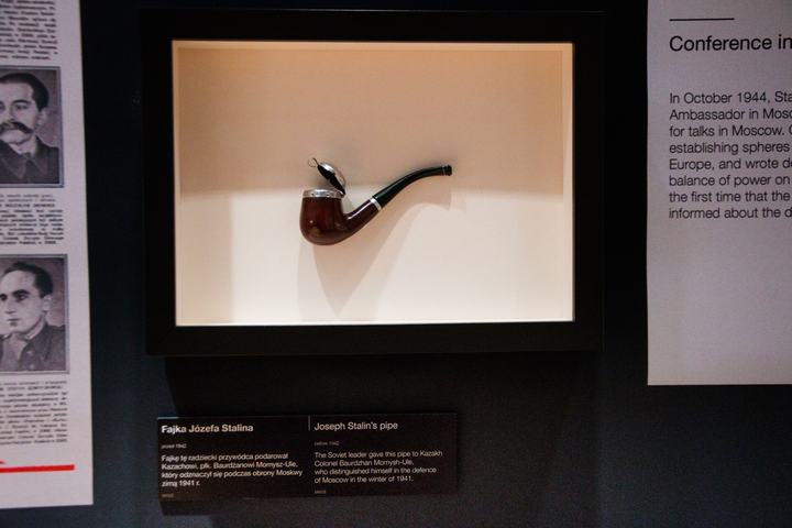 Muzeum II Wojny Światowej w Gdańsku — Joseph Stalin's pipe at the Museum of the Second World War Gdansk October-2017