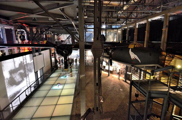 Muzeum Powstania Warszawskiego — Liberator Hall at the Warsaw Uprising Museum