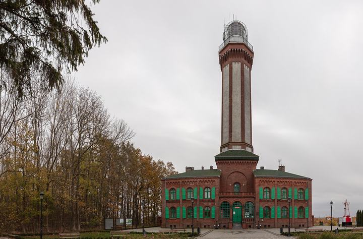 Niechorze – latarnia i jezioro Liwia Łuża