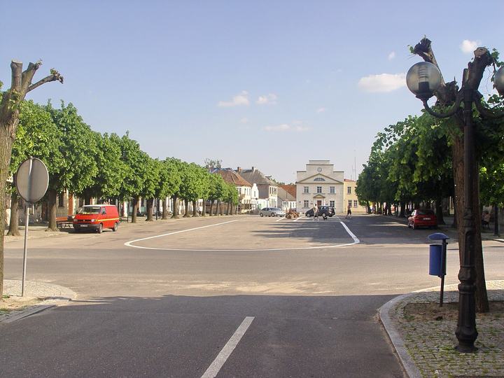 Nieszawa — Nieszawa - market, pl. Casimir Jagiellończyk, the view from the north, from the street Noa