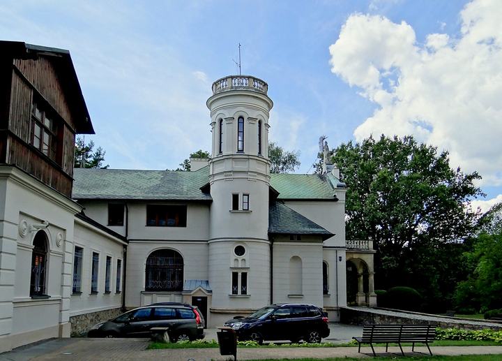 Oblęgorek — Oblęgorek. Pałacyk z Muzeum Henryka Sienkiewicza.
