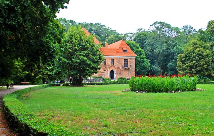 Oporów — Oporów, Zamek w Oporowie