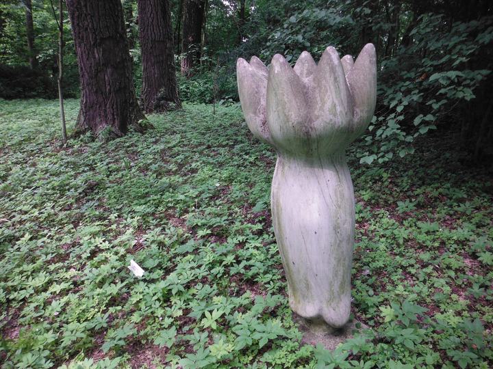 Orońsko — Rzeźba "Eksploracja" (1978) autorstwa Adama Prockiego znajdująca się na terenie Centrum Rz