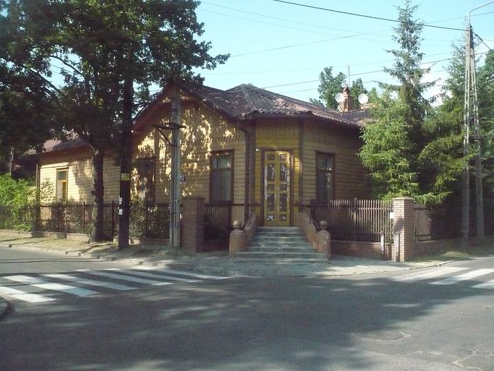 Otwock — Budynek w stylu "Świdermajer" - Otwock, ul. Kościelna