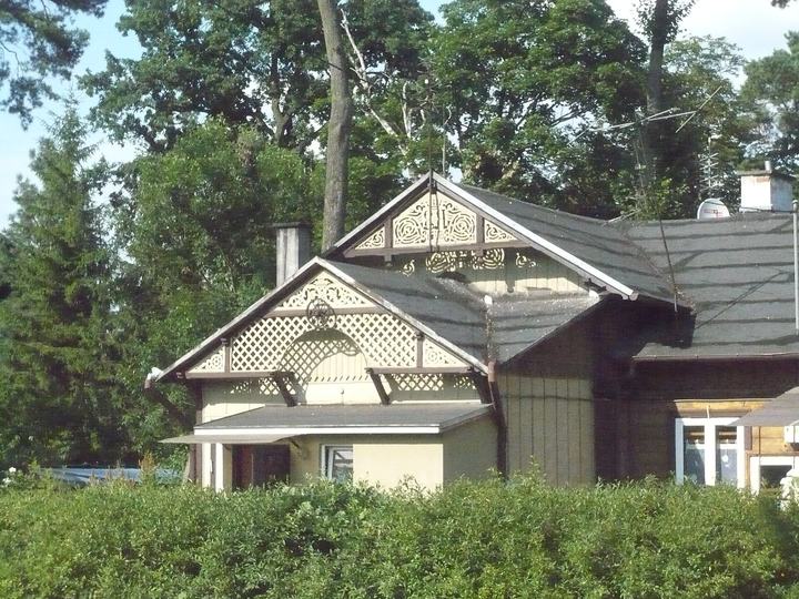 Otwock — Fragment budynku w stylu "Świdermajer" - Otwock