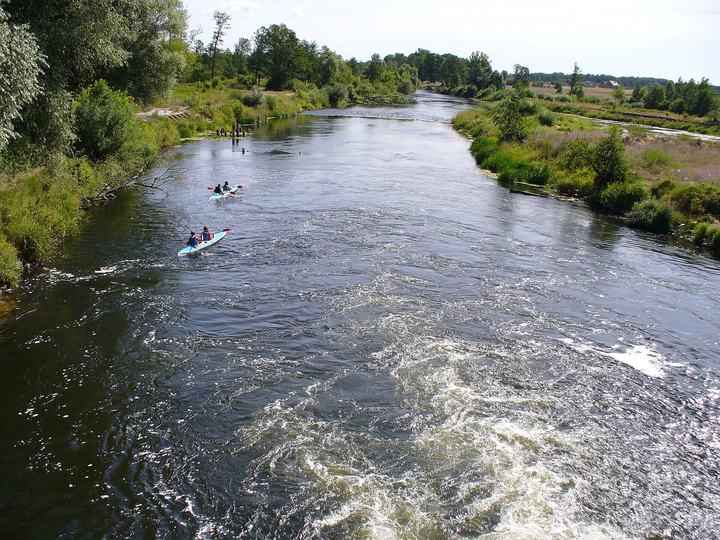 Pilica — Kayaks on Pilica River in Tomaszów Mazowiecki , Poland .