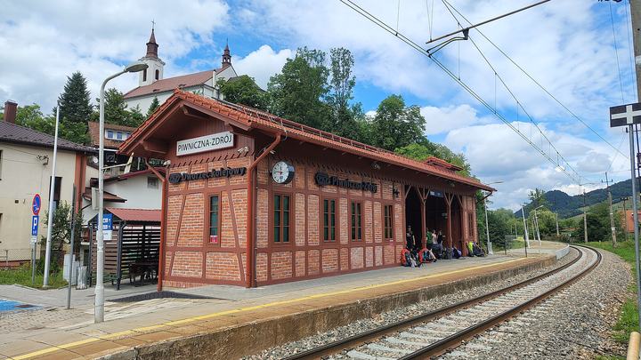 Piwniczna-Zdrój — Piwniczna-Zdrój train stop (railway station in Piwniczna-Zdrój, Poland)