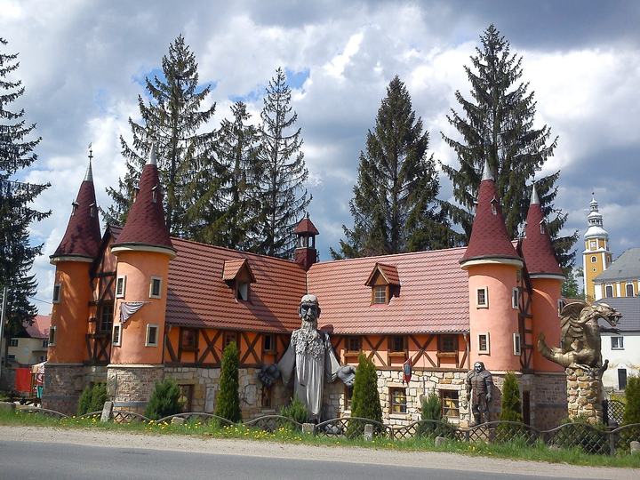 Pławna — Zamek Śląskich Legend w Pławnej.