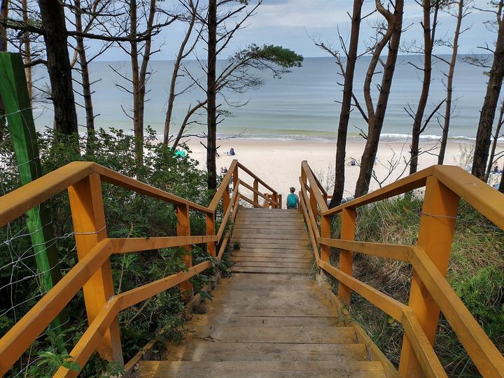 Pobierowo — Zejście na plażę w Pobierowie koło b. domu ewy Braun.