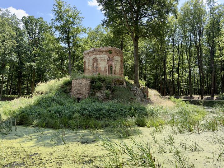 Pokój — Salon wodny, park pałacowy w Pokoju, Pokój, województwo opolskie, Polska