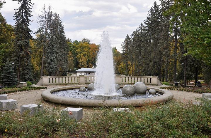 Polanica-Zdrój — Spa park in Polanica-Zdrój, fountain