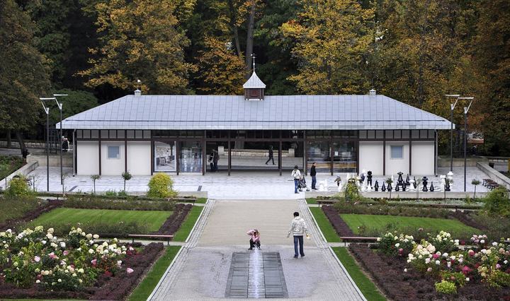 Polanica-Zdrój — Spa park in Polanica-Zdrój, chess pavilion