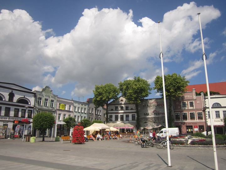Puck — Piękny ukwiecony Rynek w Pucku.