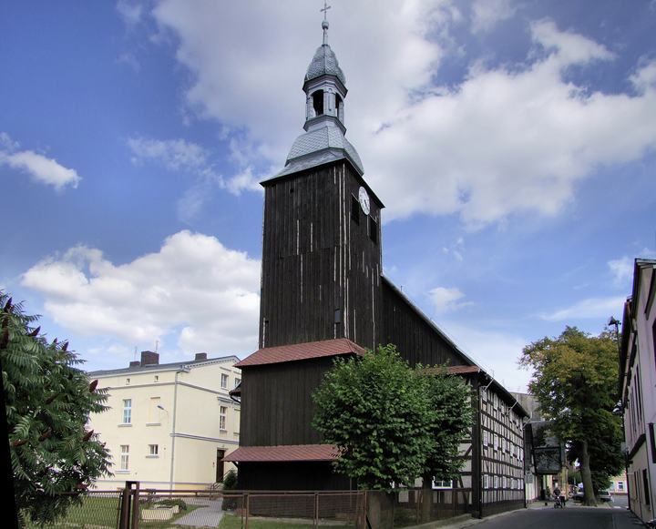 Rakoniewice — Rakoniewice , ul. Kościelna 1 - szachulcowy kościół ewangelicki z 1763 r., obecnie muzeum