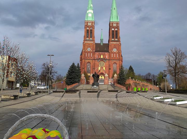 Rybnik — John Paul II Square and the Basilica of St. Anthony of Padua in Rybnik , Poland.